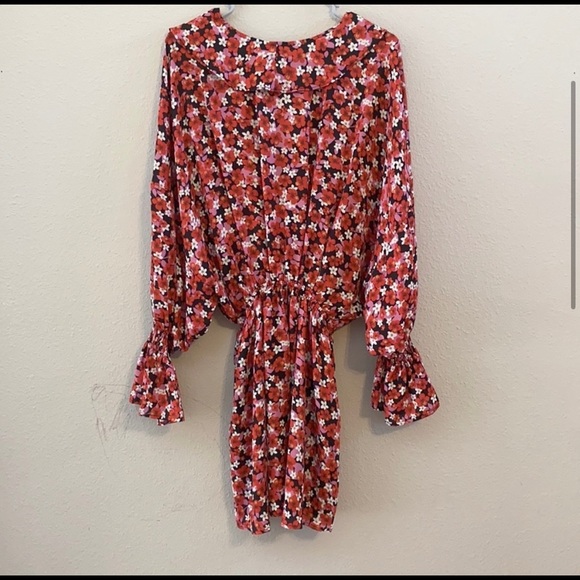Vici floral dress 🌸 - Picture 3 of 5